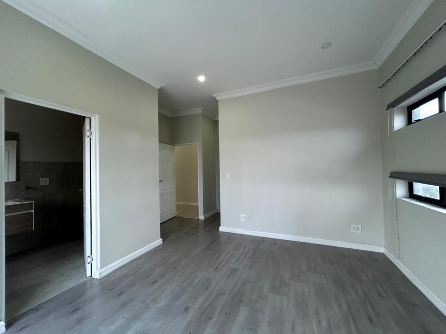 To Let 2 Bedroom Property for Rent in Royal Ascot Western Cape